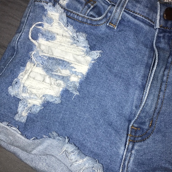 Distressed shorts‼️ - Picture 2 of 5